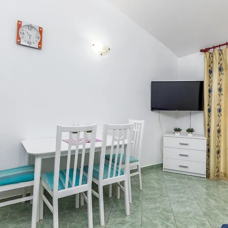 Arcobaleno Daire Pula